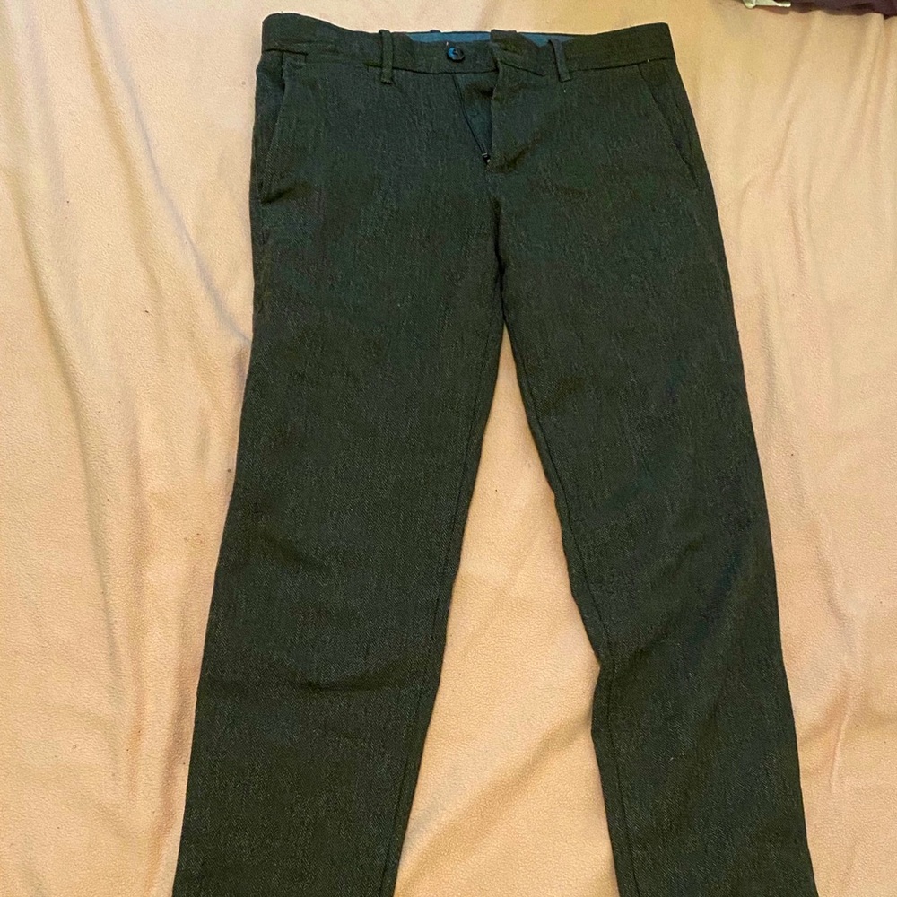 Gap tailored khaki